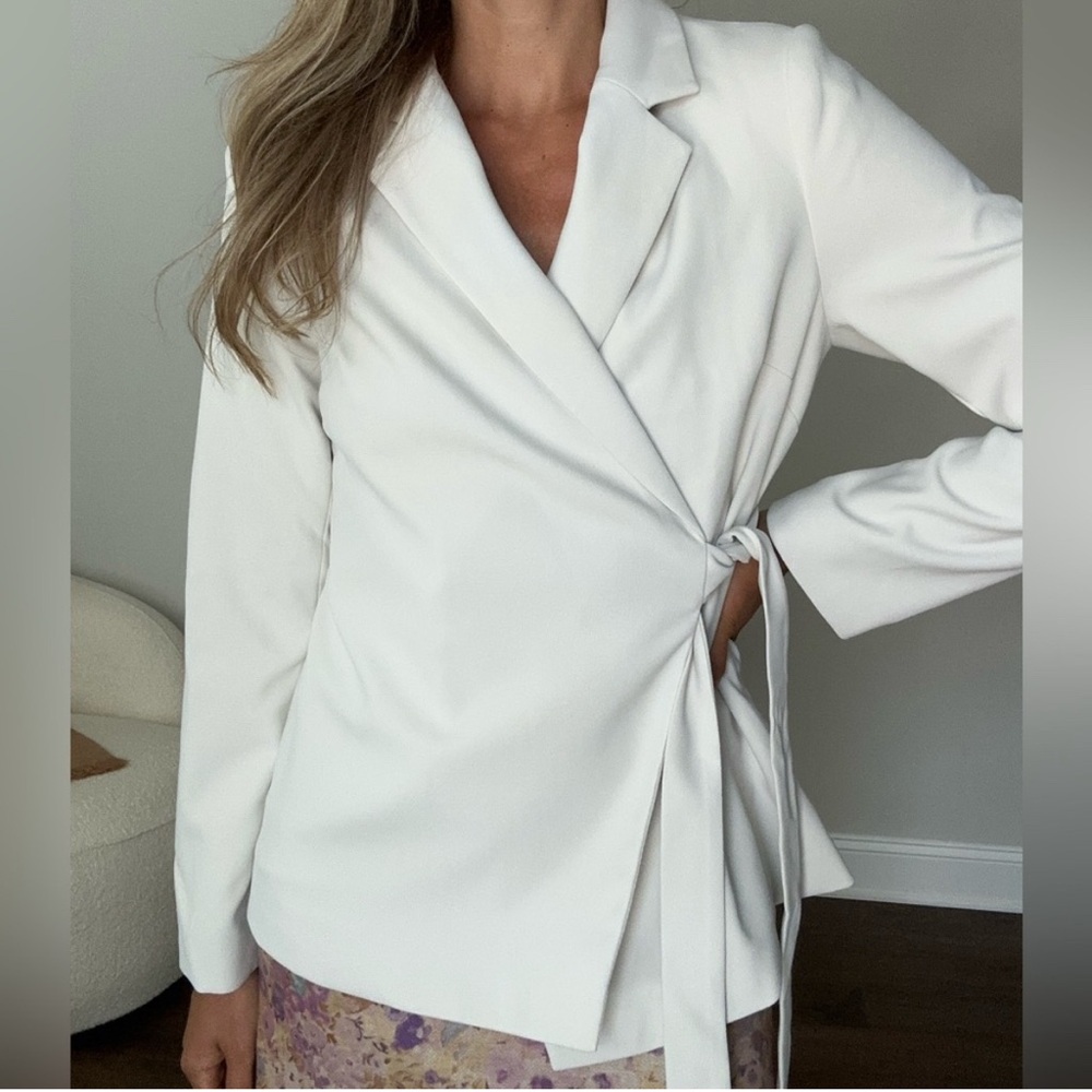 Spanx white crepe side tie blazer